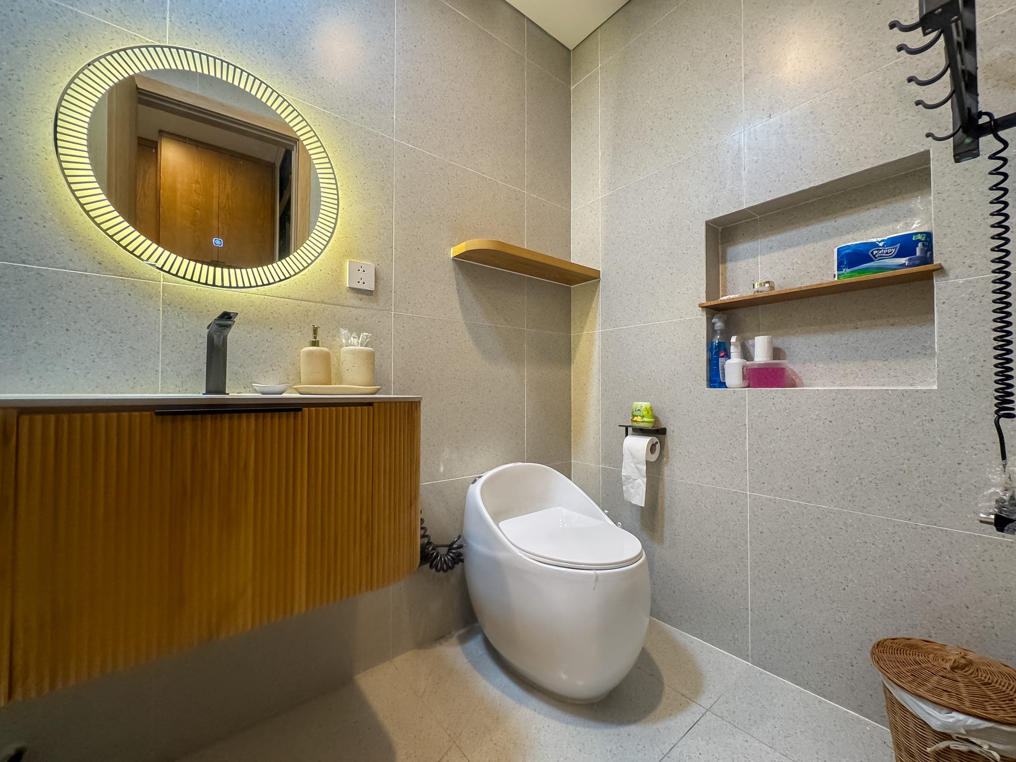 Modern bathroom