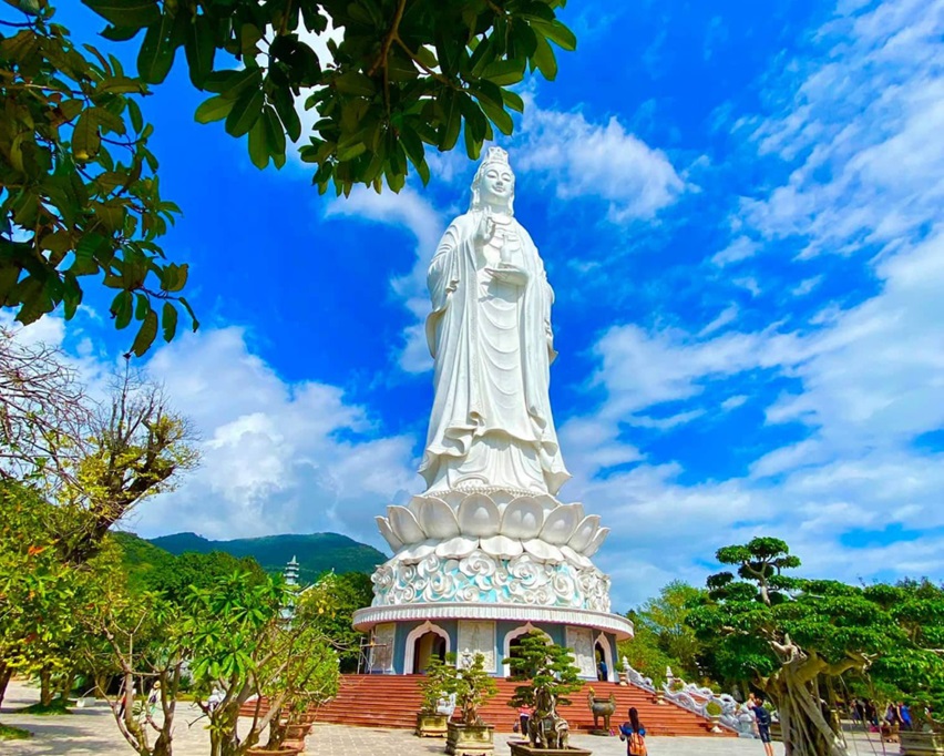 Lady Buddha and Son Tra