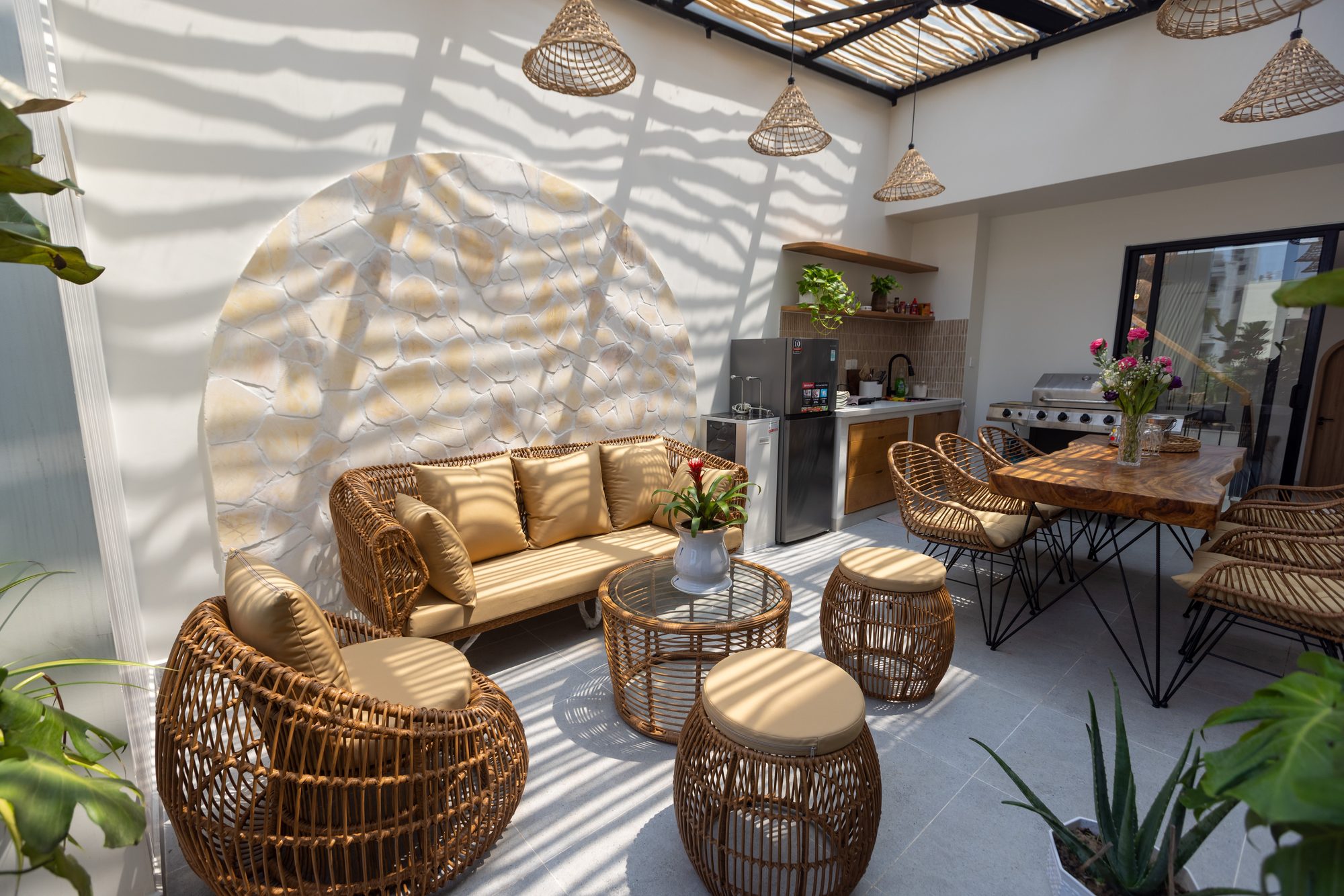 Rooftop lounge and dining