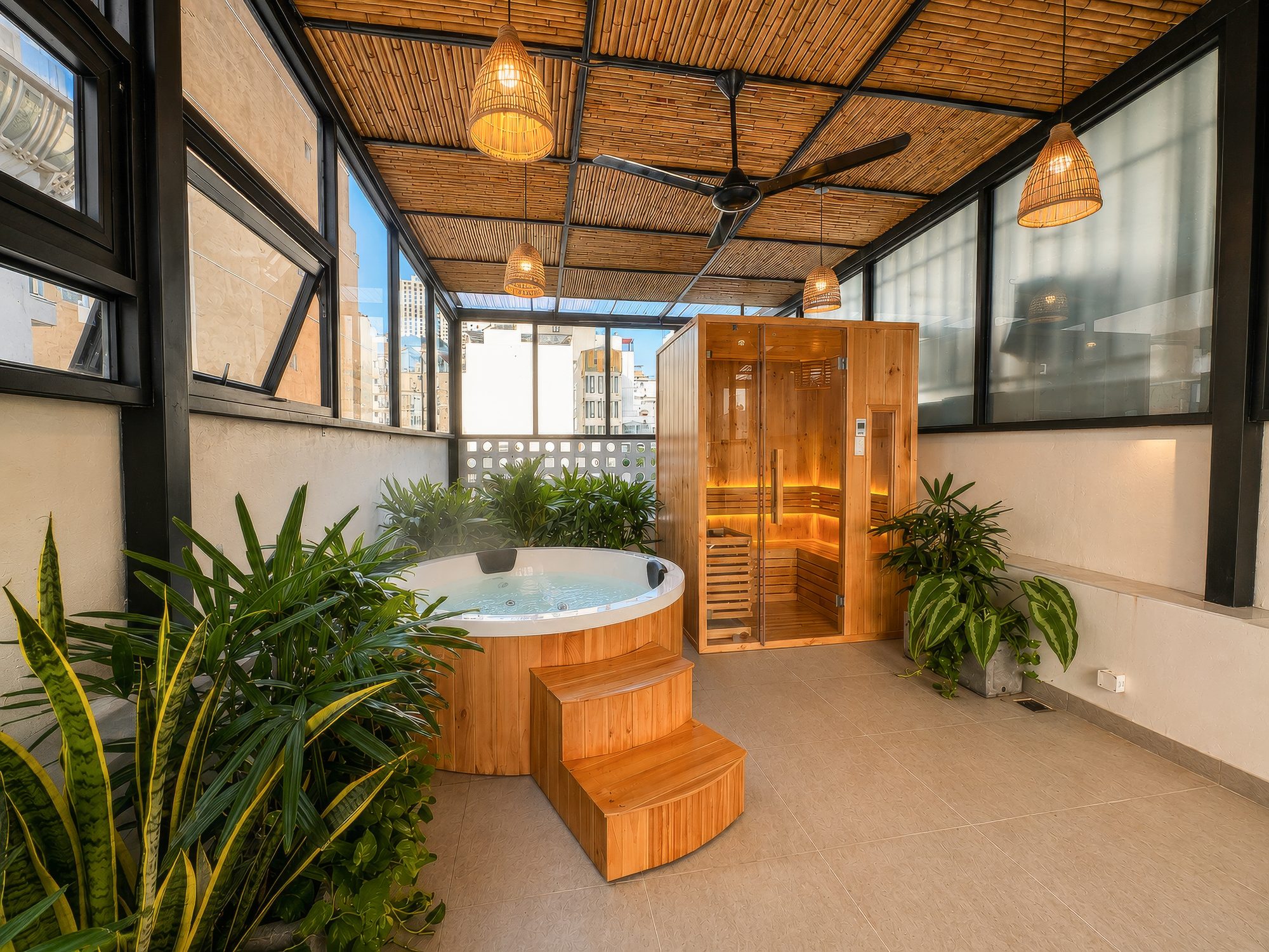 Rooftop sauna and jacuzzi